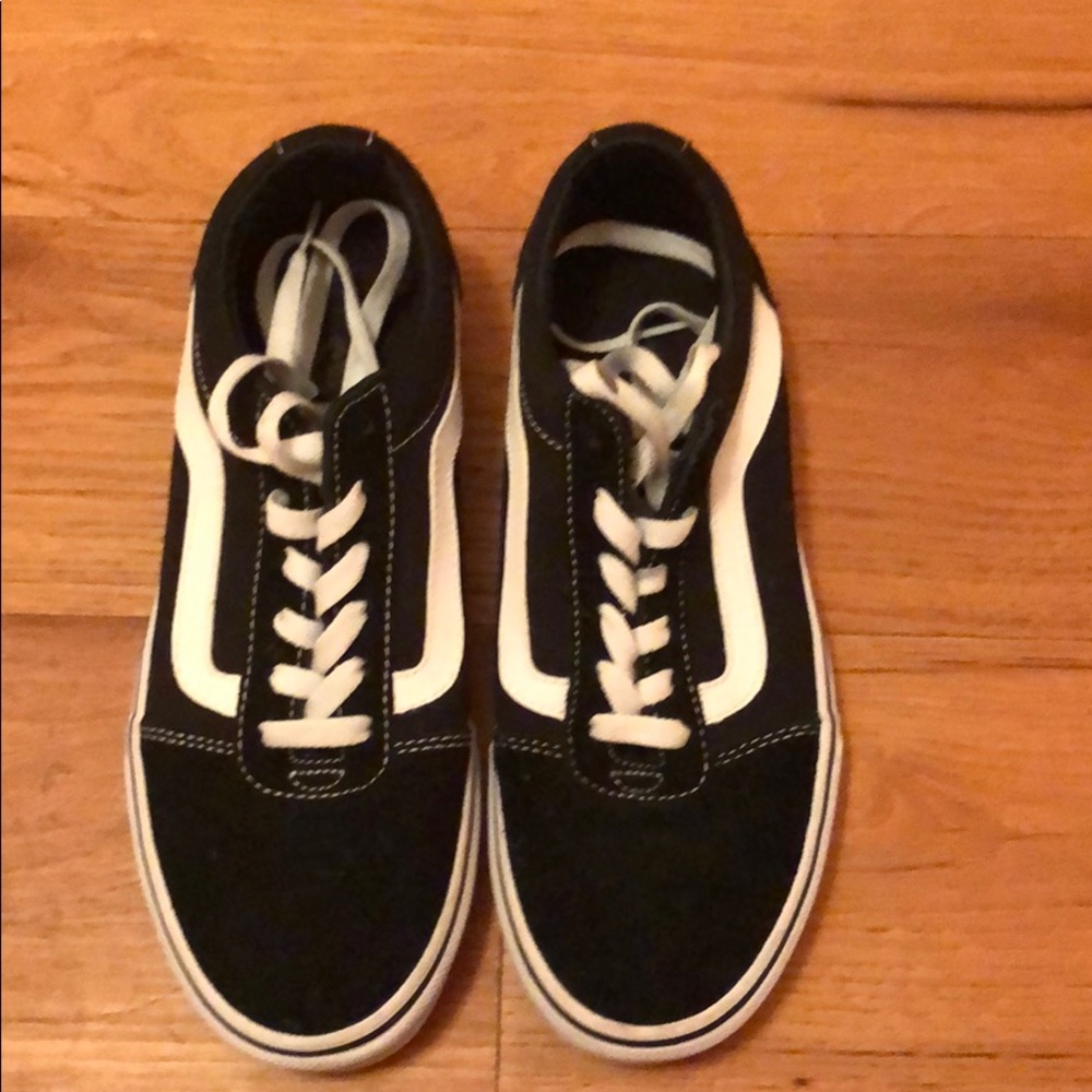 black and white vans!
